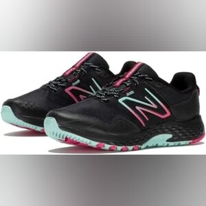 New Balance Black and Pink Women's Athletic Shoe Interior Tongue Detail